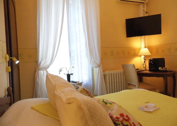 Le Pre Catelan 3* ז'ואן-לה-פינס